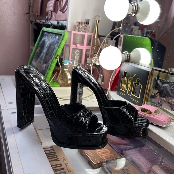 Forever 21 Heels - Picture 8 of 10